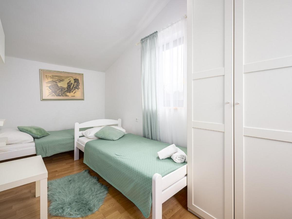 Villa Martimar With Pool And Hot Tub In Istria Rosini ภายนอก รูปภาพ