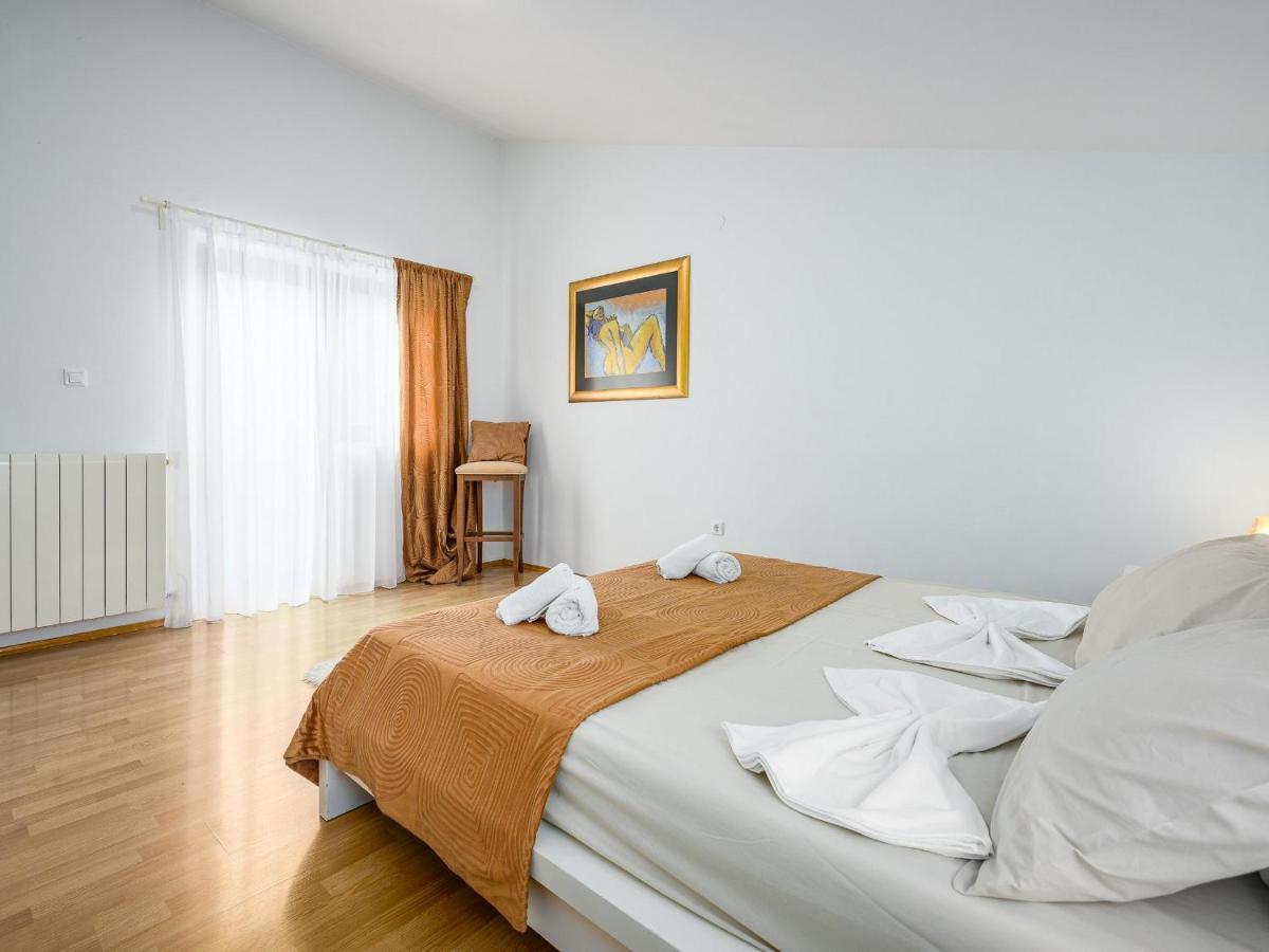 Villa Martimar With Pool And Hot Tub In Istria Rosini ภายนอก รูปภาพ